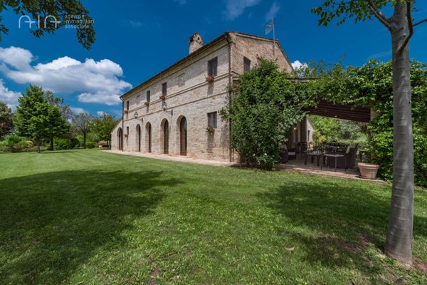 casa indipendente in vendita a Corridonia in zona San Claudio
