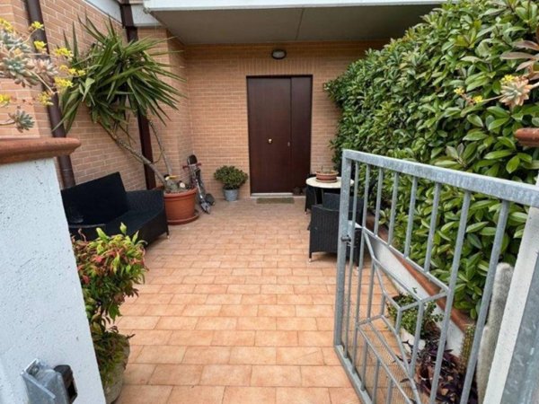 casa indipendente in vendita a Corridonia