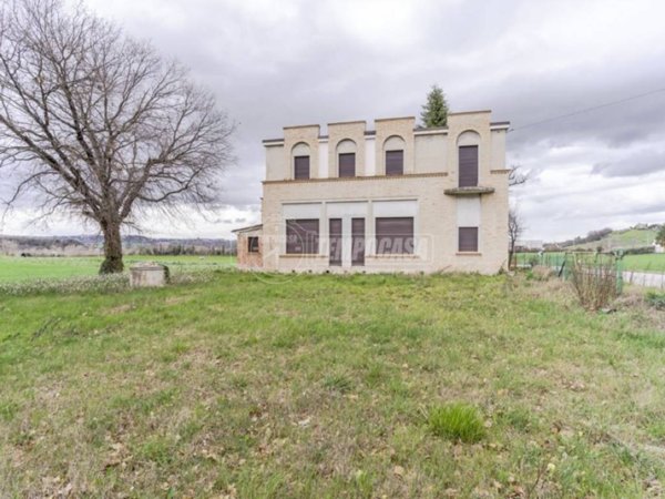 casa indipendente in vendita a Corridonia