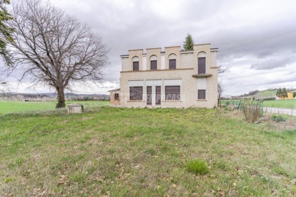 casa indipendente in vendita a Corridonia