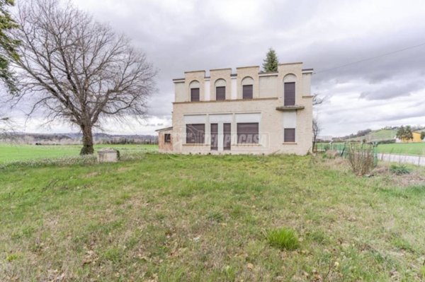 casa indipendente in vendita a Corridonia