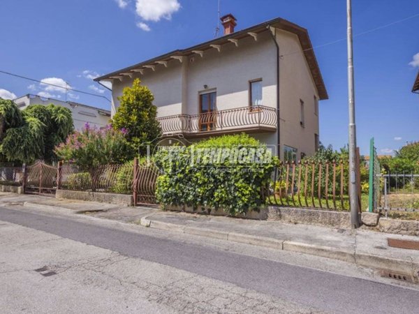 casa indipendente in vendita a Corridonia in zona San Claudio