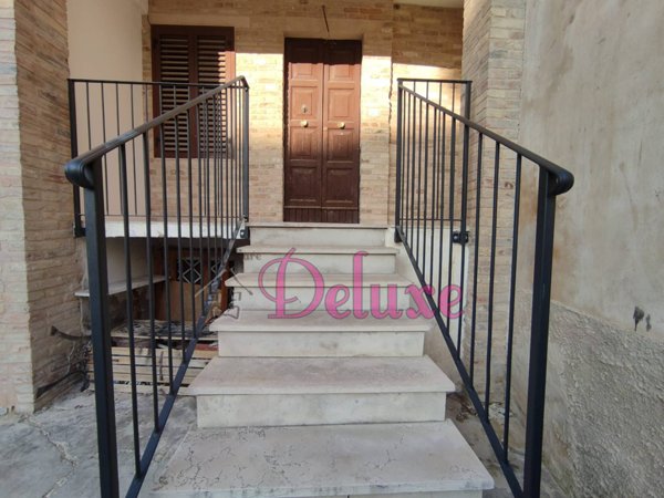 casa indipendente in vendita a Corridonia
