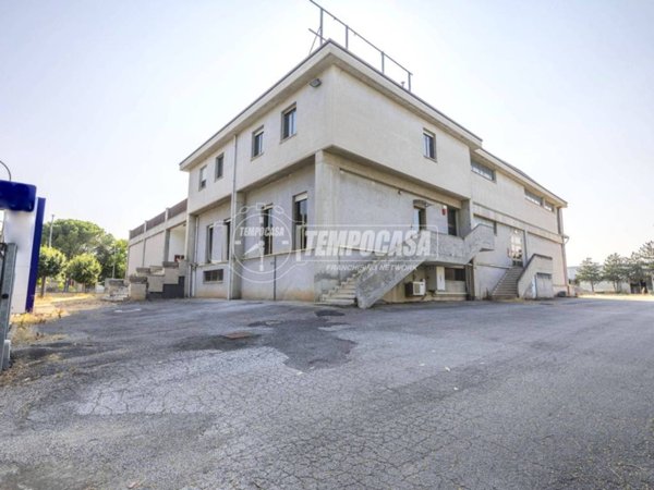 capannone in vendita a Corridonia