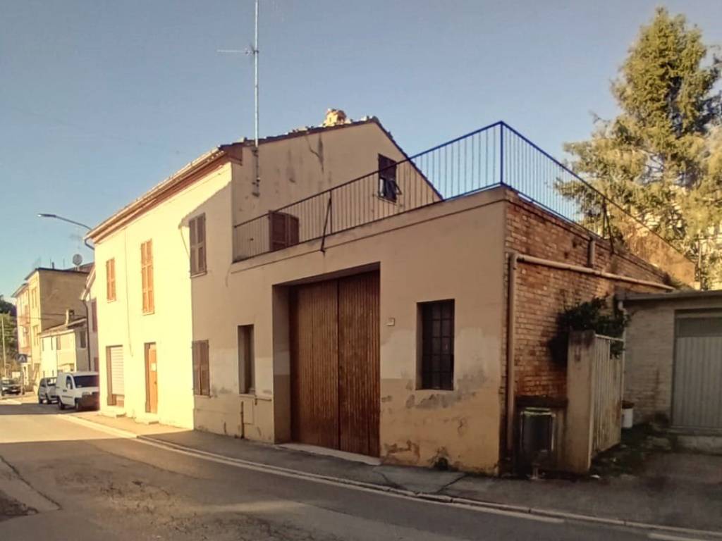 casa indipendente in vendita a Corridonia
