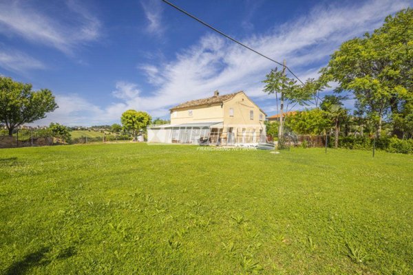 casa indipendente in vendita a Corridonia