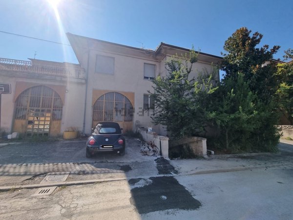 casa indipendente in vendita a Corridonia