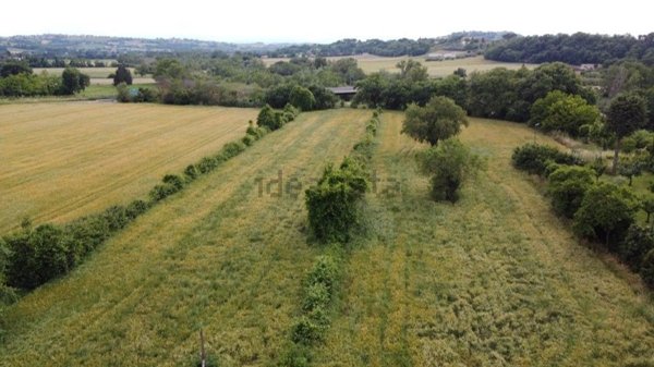 locale di sgombero in vendita a Corridonia