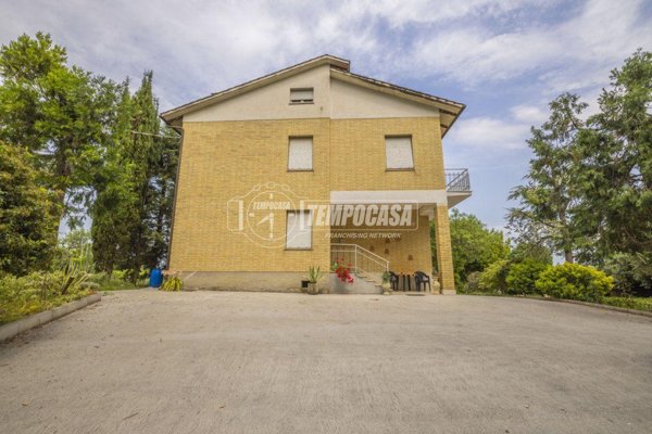 casa indipendente in vendita a Corridonia