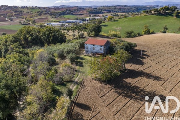 terreno agricolo in vendita a Corridonia in zona Colbuccaro