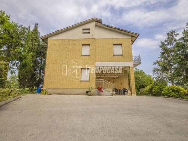 casa indipendente in vendita a Corridonia