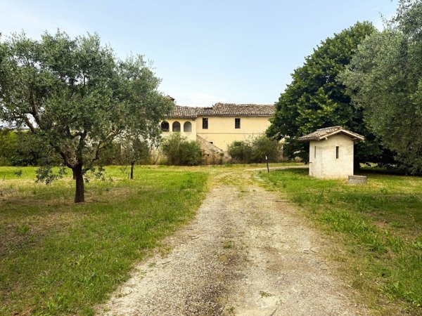 casa indipendente in vendita a Corridonia