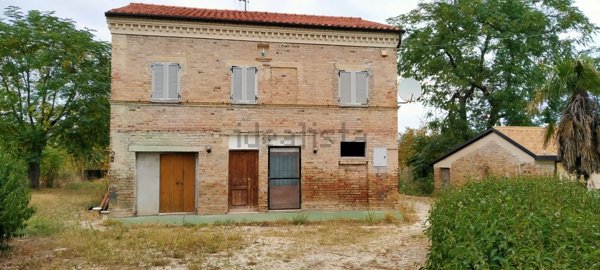 casa indipendente in vendita a Corridonia in zona Colbuccaro