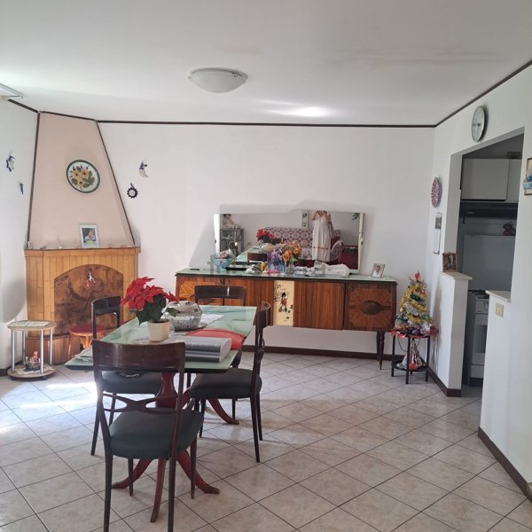 casa indipendente in vendita a Corridonia