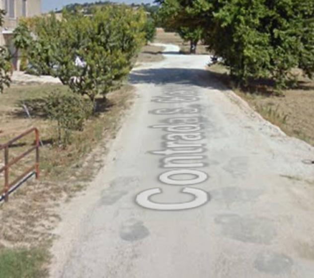 locale commerciale in vendita a Corridonia in zona San Claudio