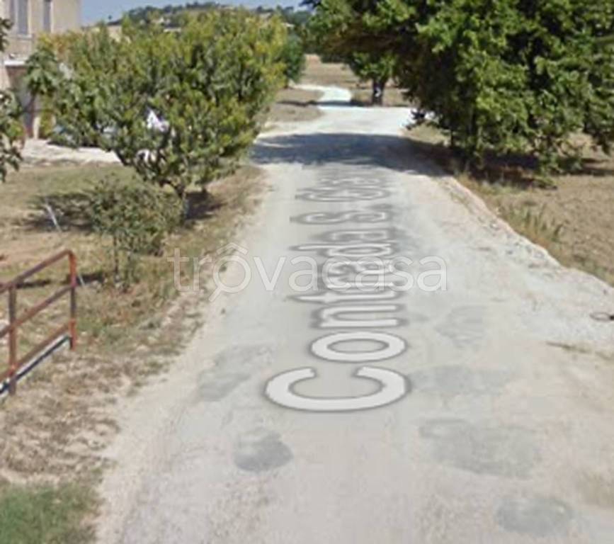 locale commerciale in vendita a Corridonia in zona San Claudio