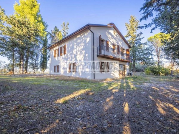 casa indipendente in vendita a Corridonia