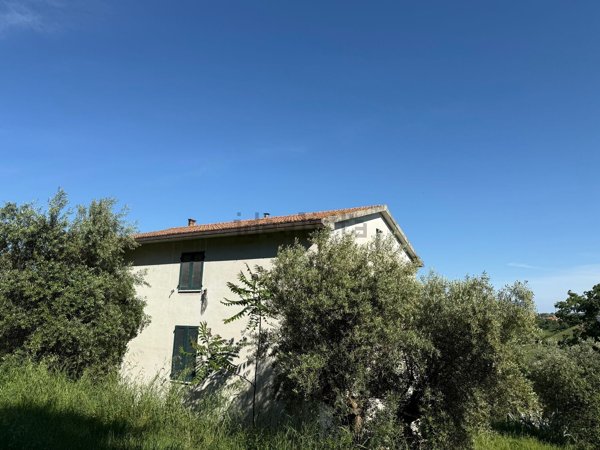 casa indipendente in vendita a Corridonia