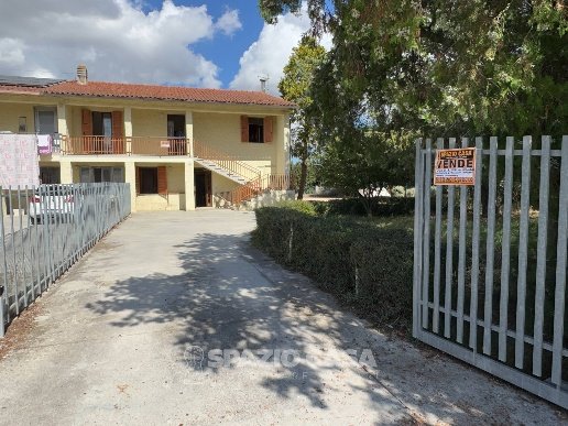 casa indipendente in vendita a Corridonia