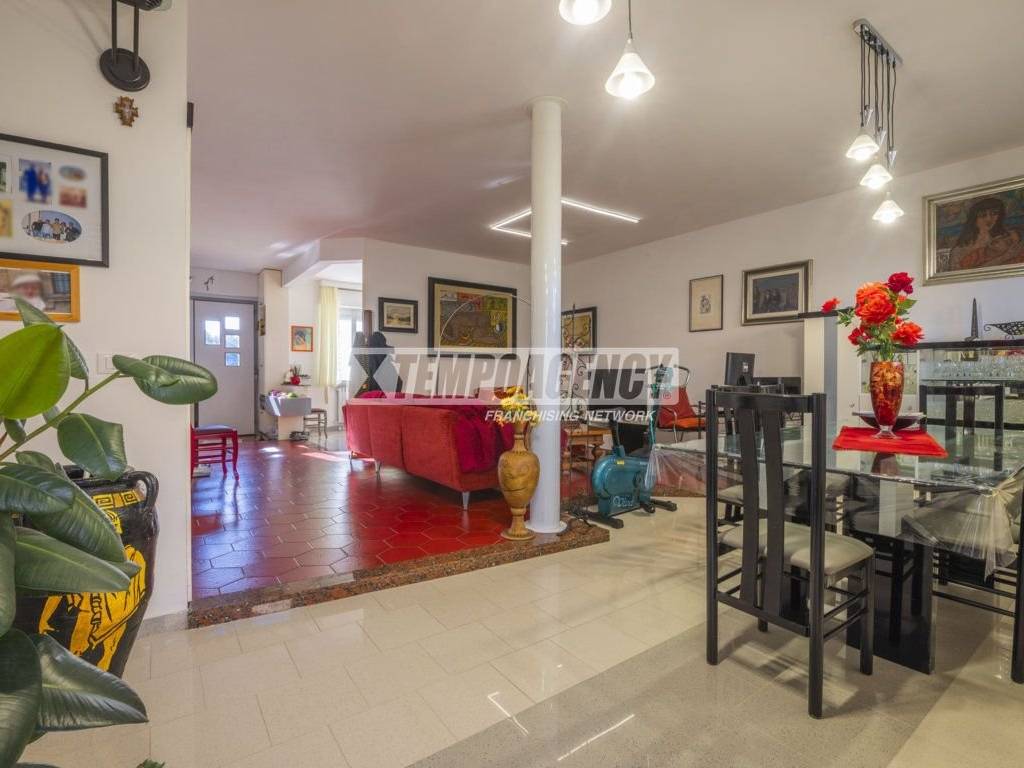 casa indipendente in vendita a Corridonia