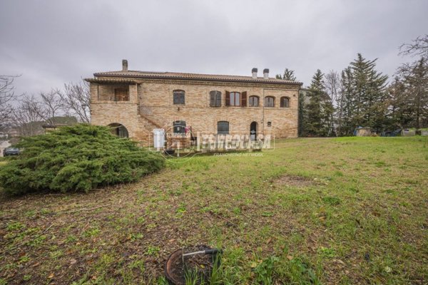 casa indipendente in vendita a Corridonia