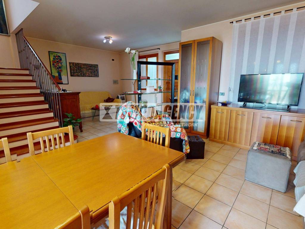 casa indipendente in vendita a Corridonia