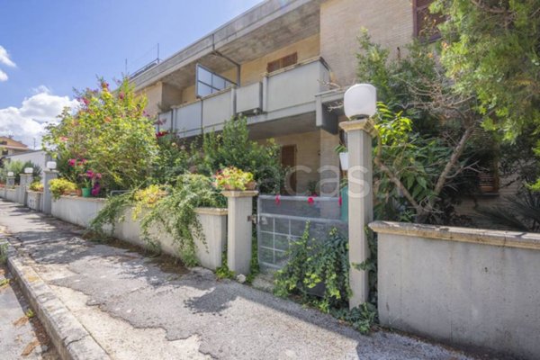 casa indipendente in vendita a Corridonia