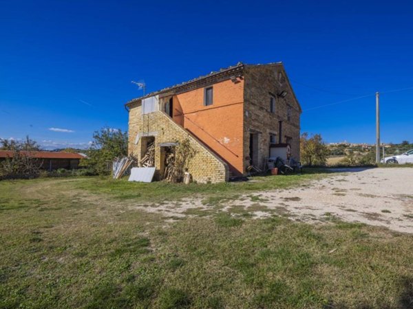 casa indipendente in vendita a Corridonia