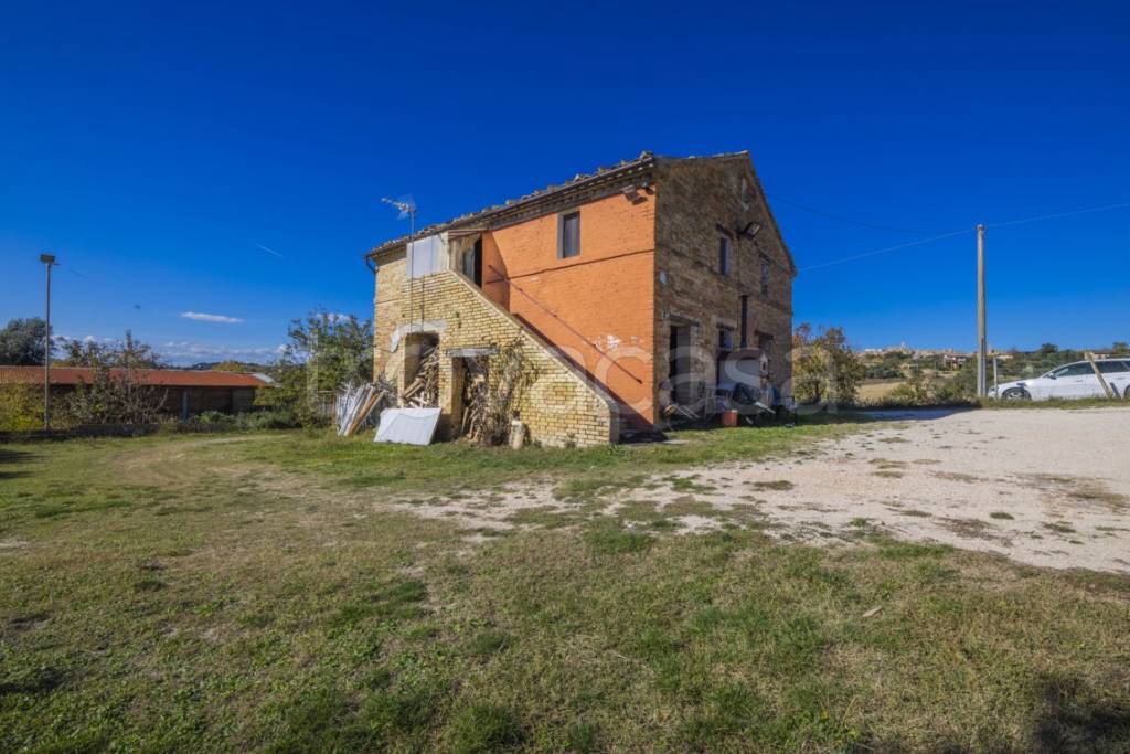 casa indipendente in vendita a Corridonia