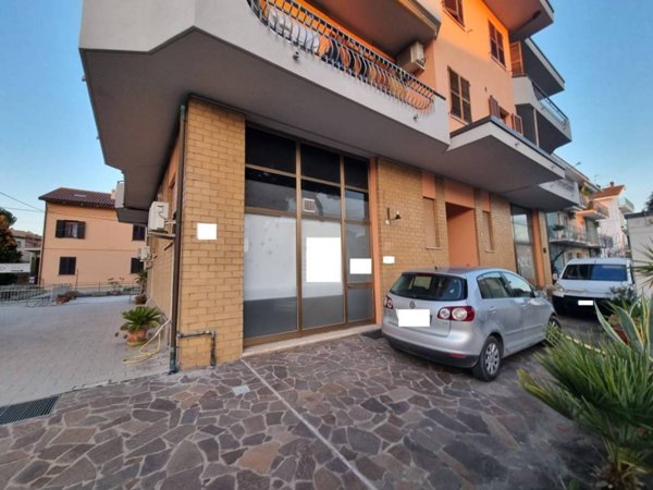 negozio in vendita a Corridonia