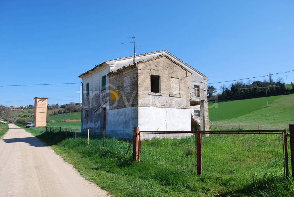 casa indipendente in vendita a Corridonia