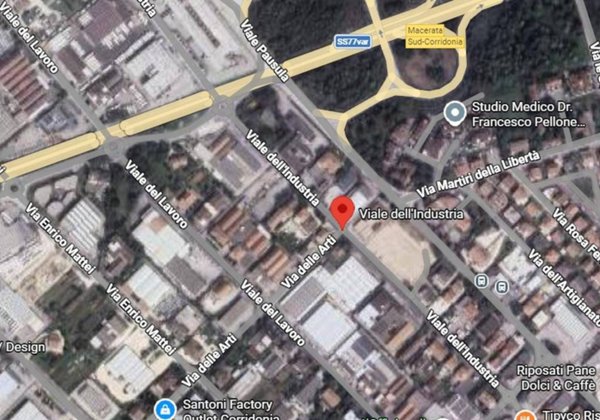 locale commerciale in vendita a Corridonia