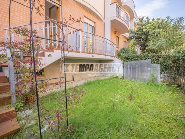 casa indipendente in vendita a Corridonia