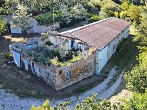 casa indipendente in vendita a Corridonia