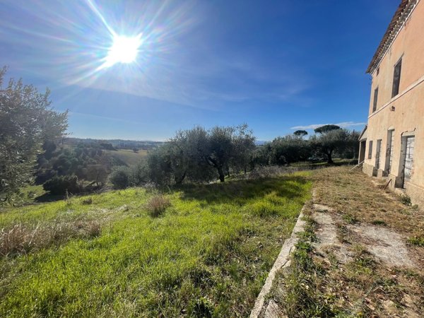 casa indipendente in vendita a Corridonia in zona Colbuccaro