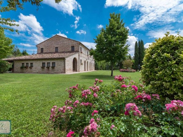 casa indipendente in vendita a Corridonia in zona San Claudio