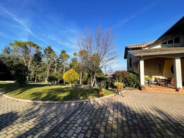 casa indipendente in vendita a Corridonia in zona San Claudio