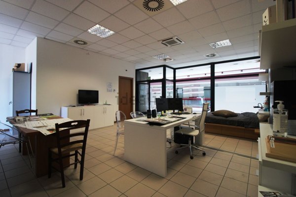 ufficio in vendita a Corridonia