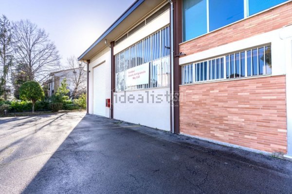 locale di sgombero in vendita a Corridonia