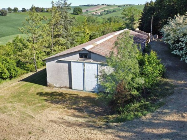 casa indipendente in vendita a Corridonia in zona Colbuccaro