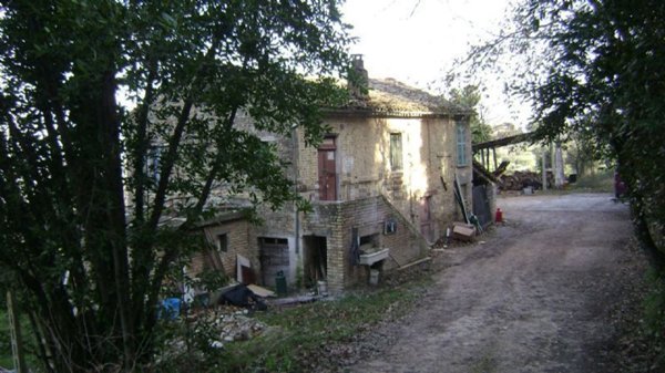 casa indipendente in vendita a Corridonia in zona Colbuccaro