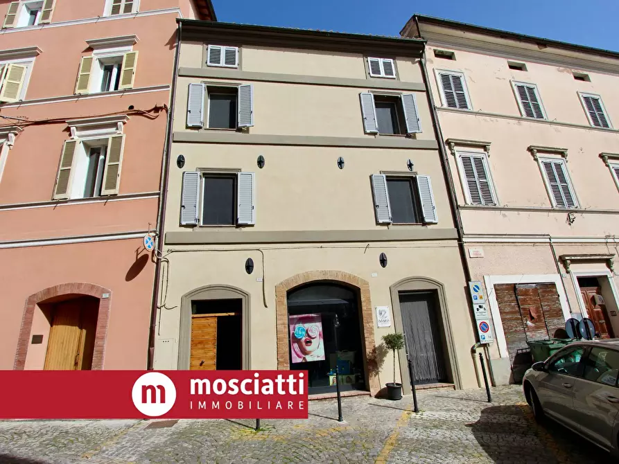casa indipendente in vendita ad Esanatoglia