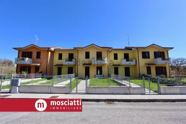 appartamento in vendita ad Esanatoglia