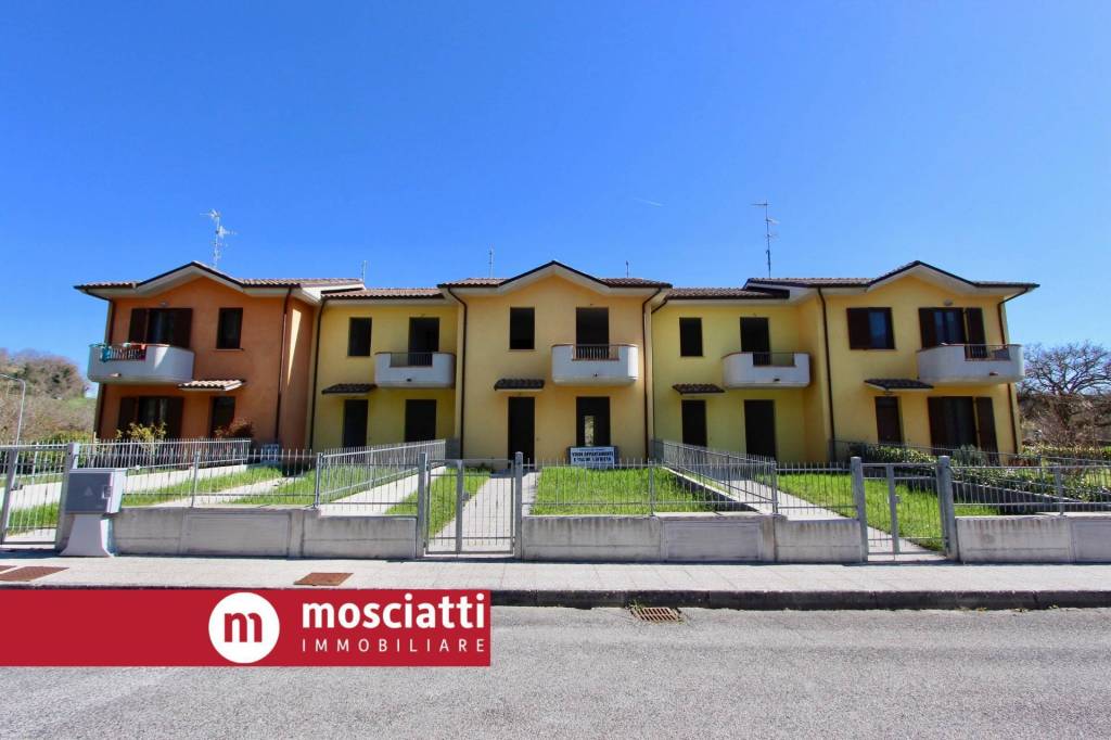 appartamento in vendita ad Esanatoglia