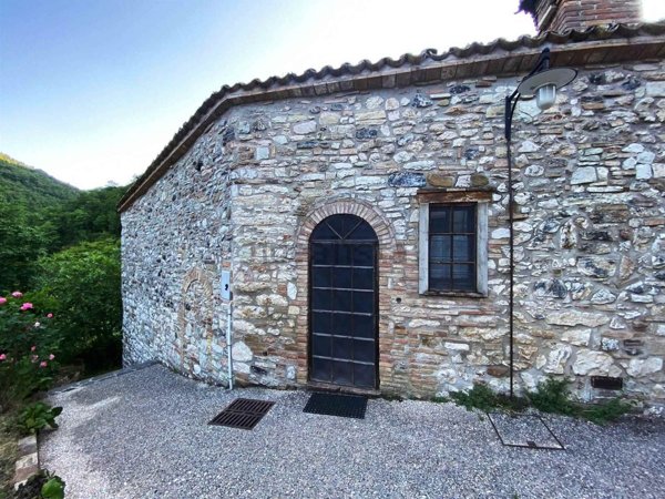 appartamento in vendita ad Esanatoglia