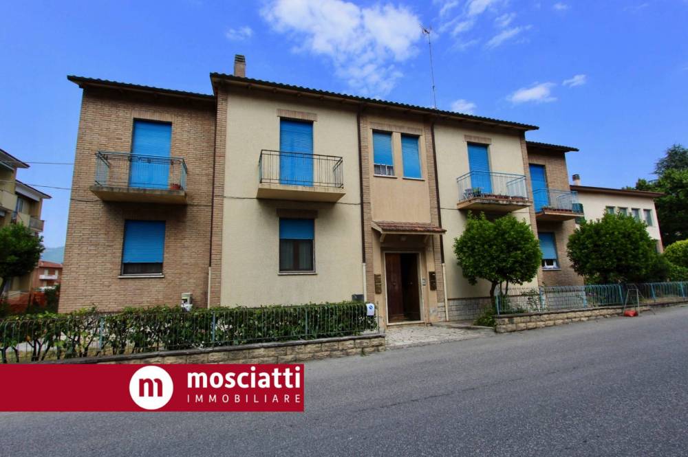 appartamento in vendita ad Esanatoglia