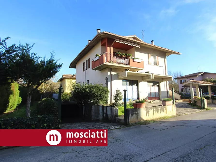 casa indipendente in vendita ad Esanatoglia