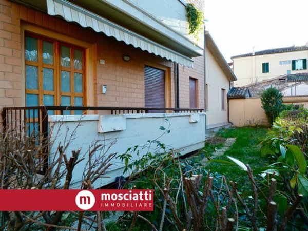 appartamento in vendita ad Esanatoglia