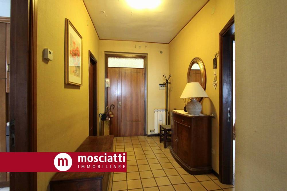 appartamento in vendita ad Esanatoglia