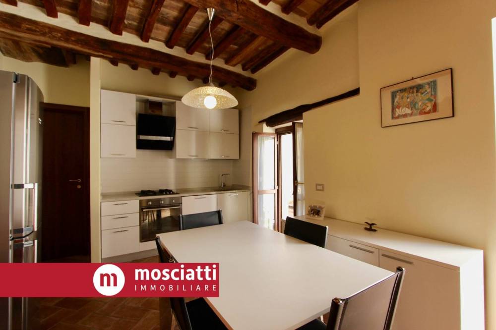 casa indipendente in vendita ad Esanatoglia